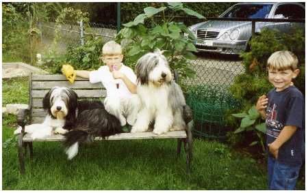 Leann macht einen Sommerbesuch bei ihrer Nichte Lilly